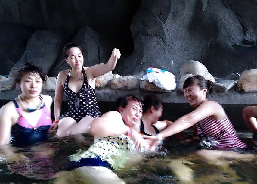 Mein Besuch In Einem Wasserpark (sexy Asians Mit Behaarten Achselhöhlen) #21525129