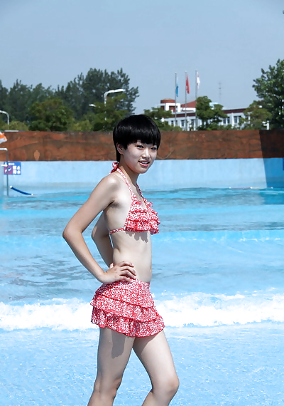 Mein Besuch In Einem Wasserpark (sexy Asians Mit Behaarten Achselhöhlen) #21525608