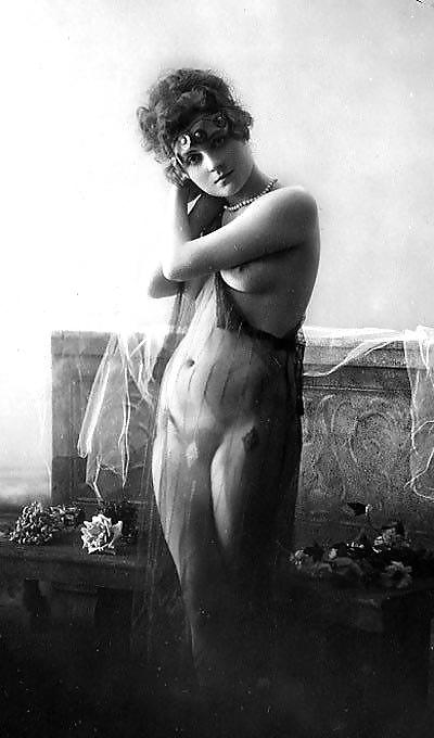 Vintage Erotische Fotokunst 5 - Aktmodell 2 C. 1900 #8537038