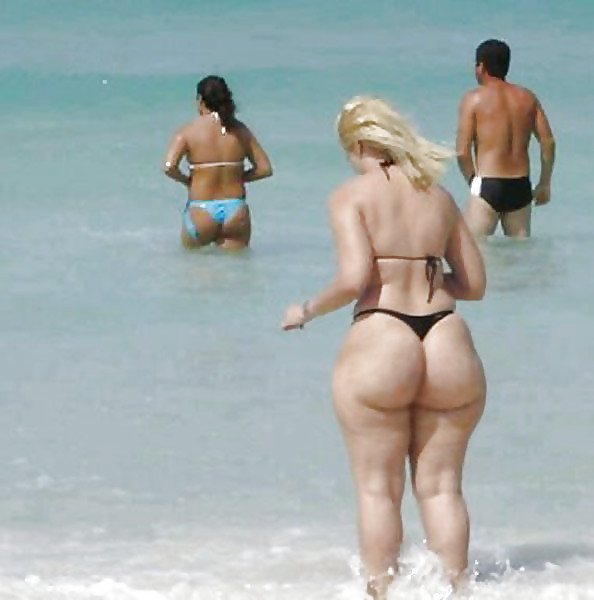 Ihre Mutter In Einem Bikini #15278613
