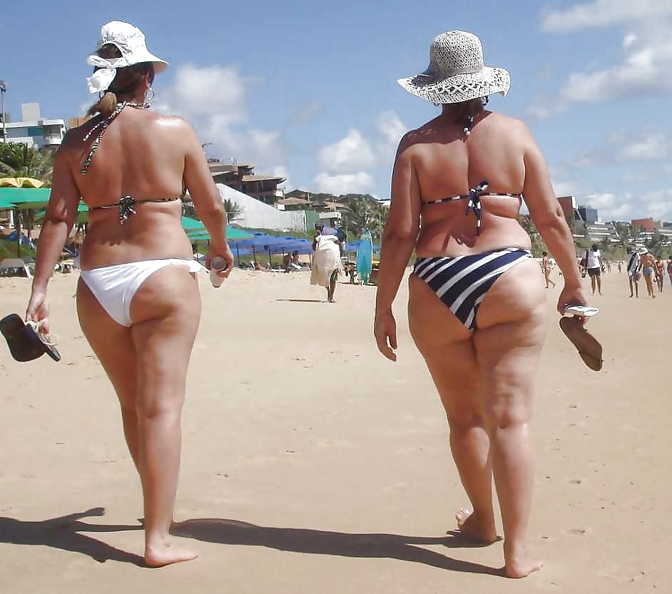 Ihre Mutter In Einem Bikini #15278641