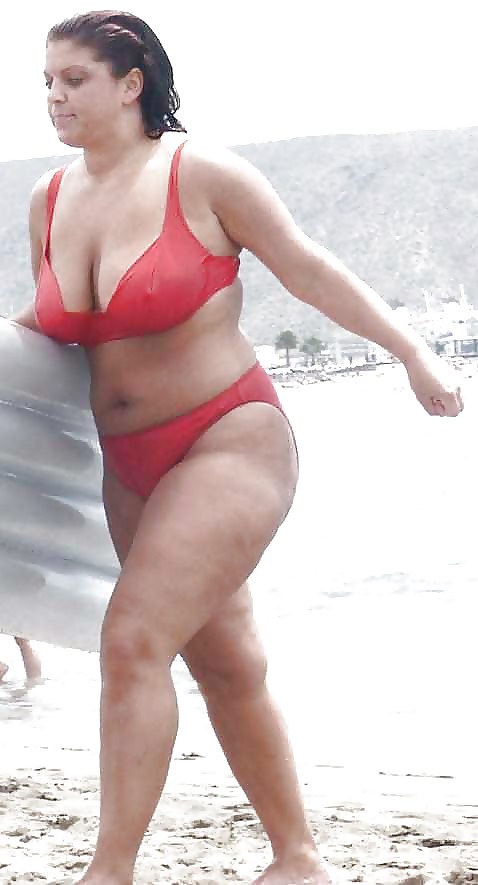 Ihre Mutter In Einem Bikini #15279013