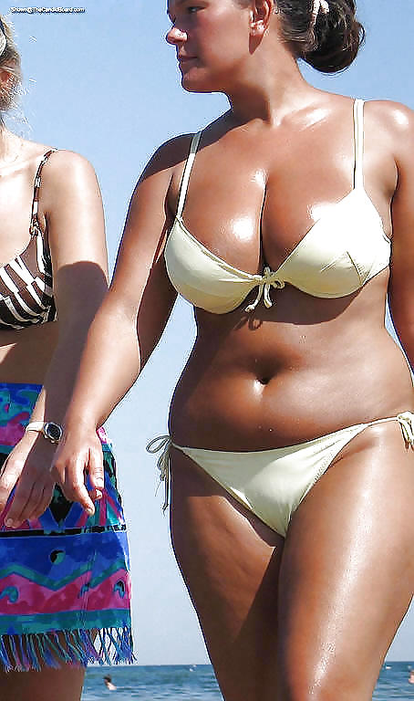 Ihre Mutter In Einem Bikini #15279055