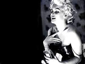 Beautiful & Sexy Portraits of Marilyn Monroe #5797093