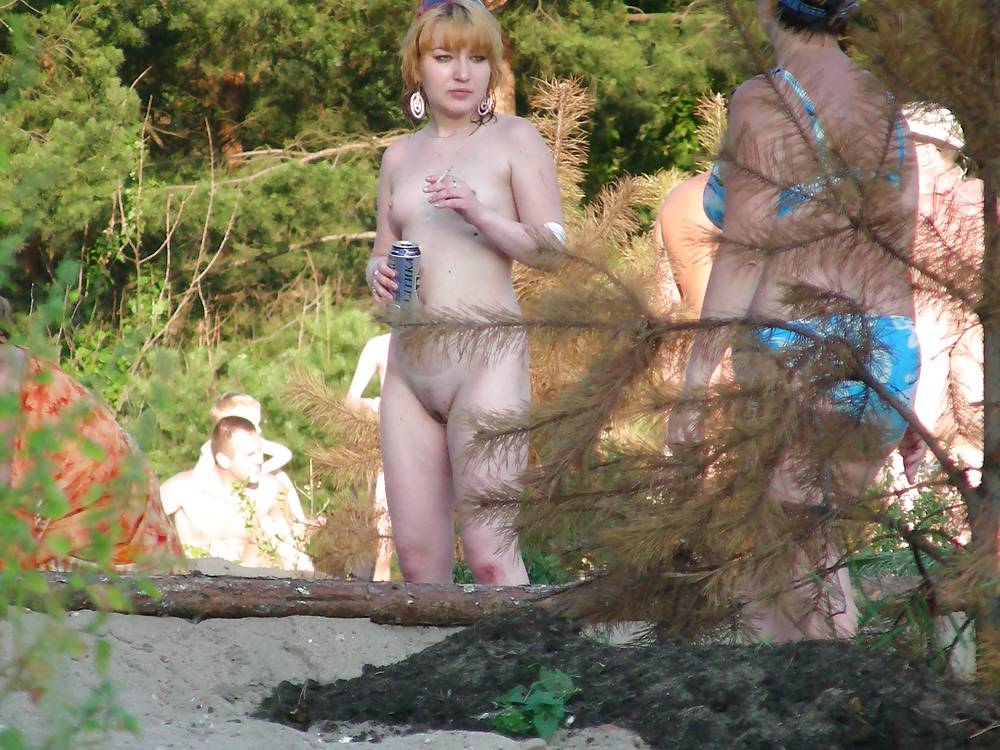 Ragazze nude sulla spiaggia
 #2780060