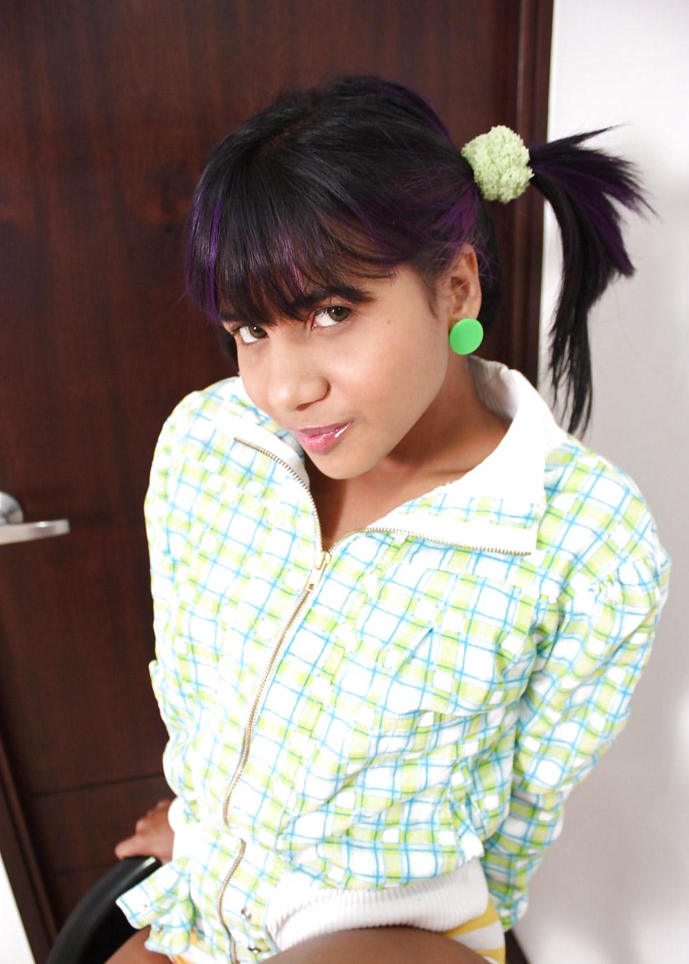 Charming Tobie - Showing off #3643913