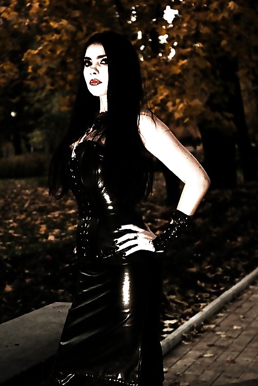 Il mio, in pelle gothic shoot.
 #13284883