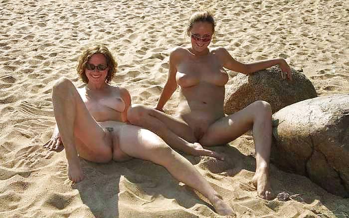 Nudismo bellezas de la playa
 #13951393