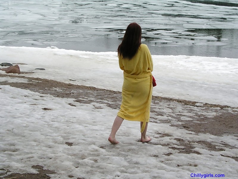 寒い女の子の雪
 #2219651