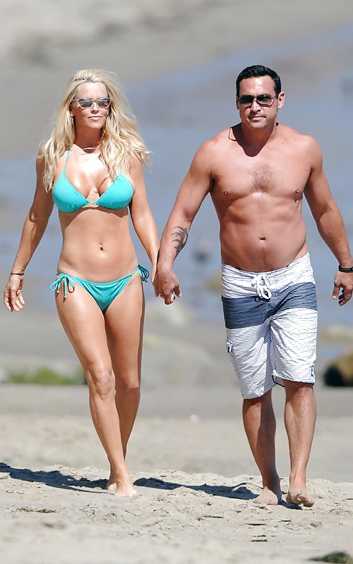 Jenny McCarthy looking nice in a Bikini #6127959