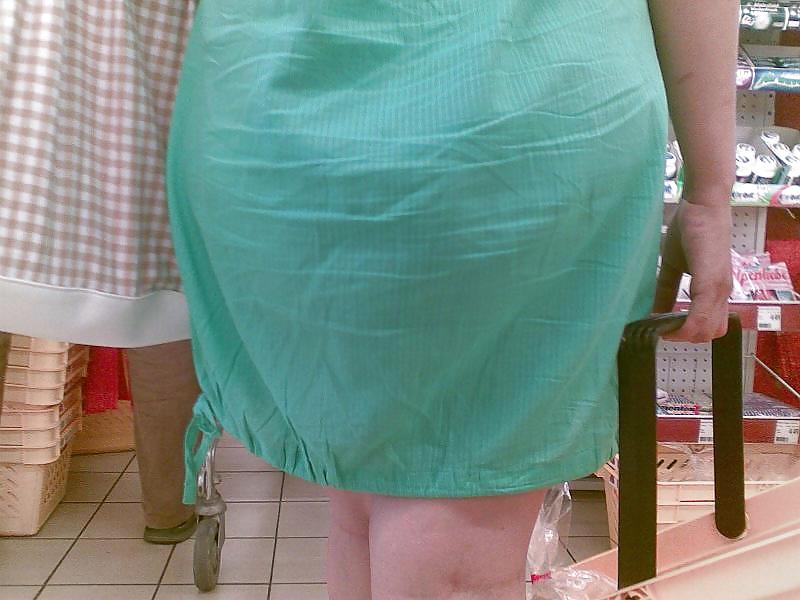 Upskirt in supermarket Romania #1004673