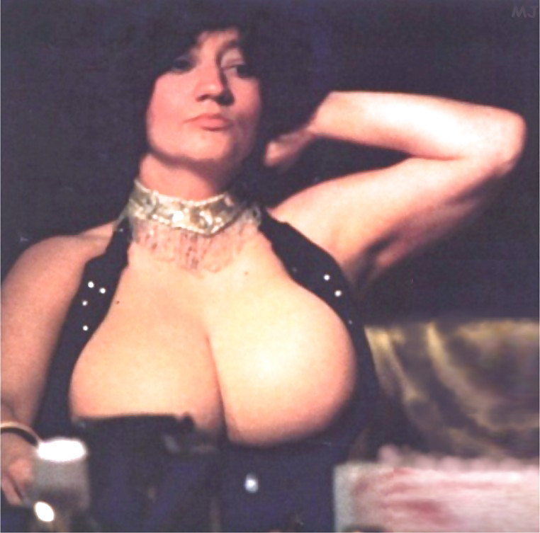 Retro Big Boob Queen - Busty Russell #10907027