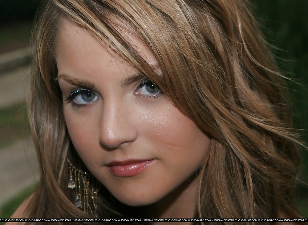 JoJo Levesque Zoomed In Pictures 2 #20954674