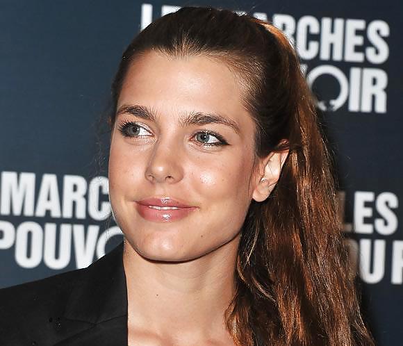 Charlotte casiraghi
 #19220009