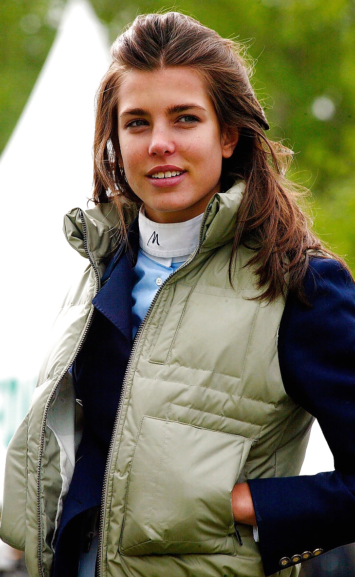 Charlotte casiraghi
 #19220123