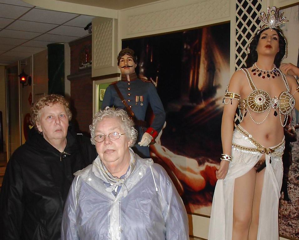 Mit Oma Regina im Sexmuseum Amsterdam #4994539