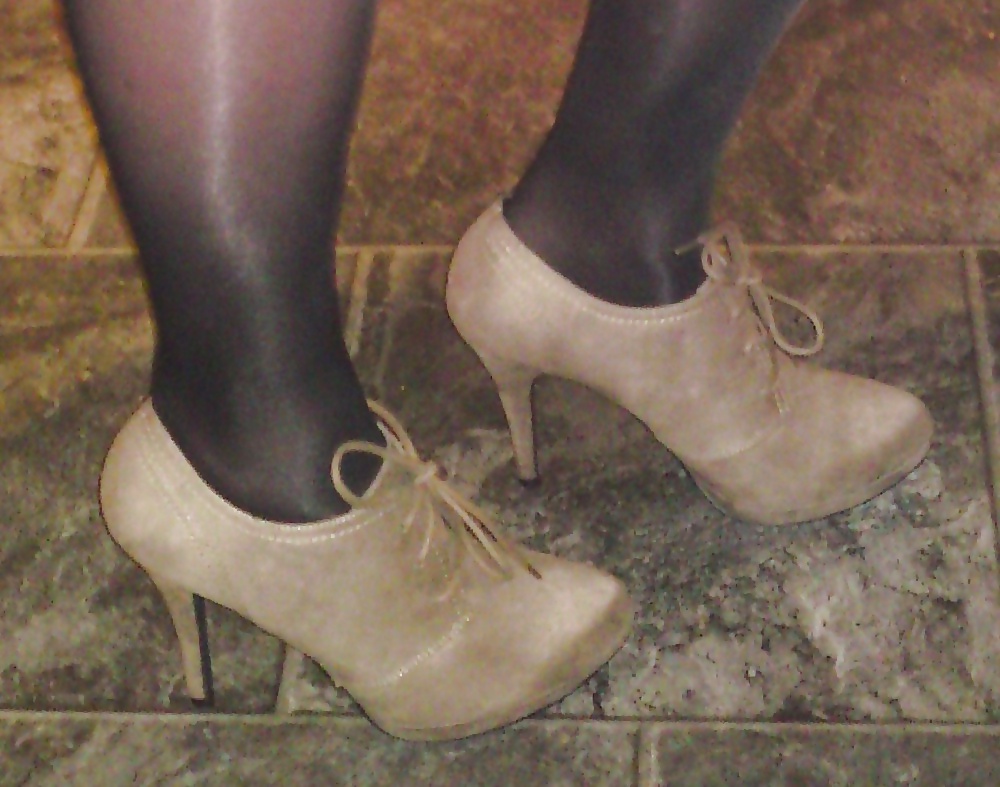 Deutsch Geile Schlampe Frau - High Heels Nicht Zu Hause #17182323