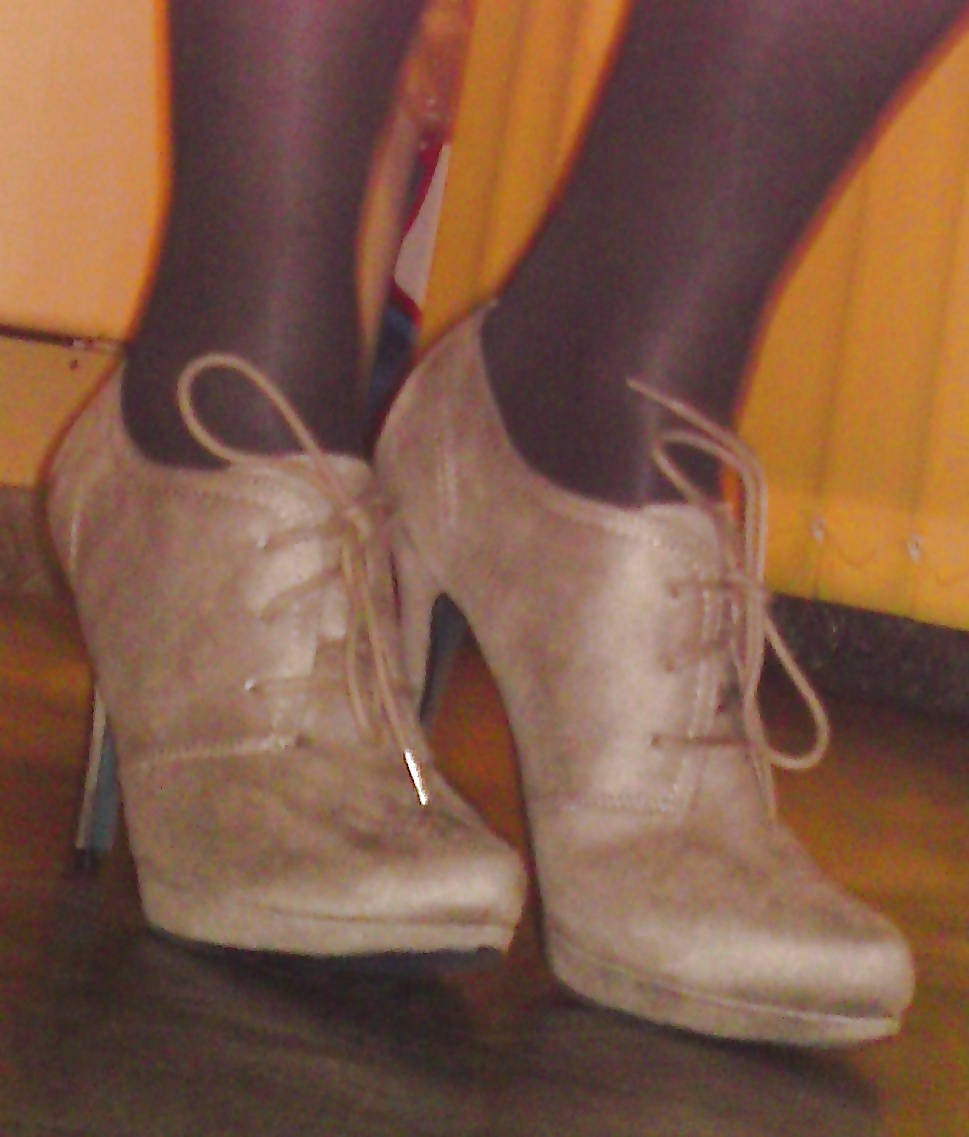 Deutsch Geile Schlampe Frau - High Heels Nicht Zu Hause #17182330