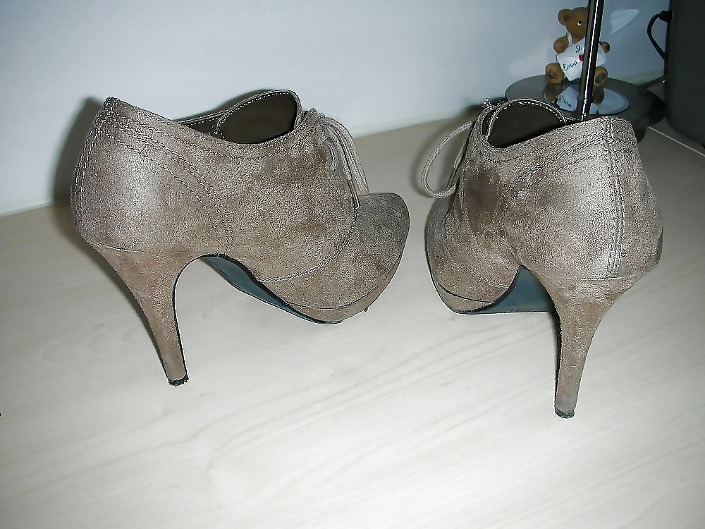 Deutsch Geile Schlampe Frau - High Heels Nicht Zu Hause #17182349