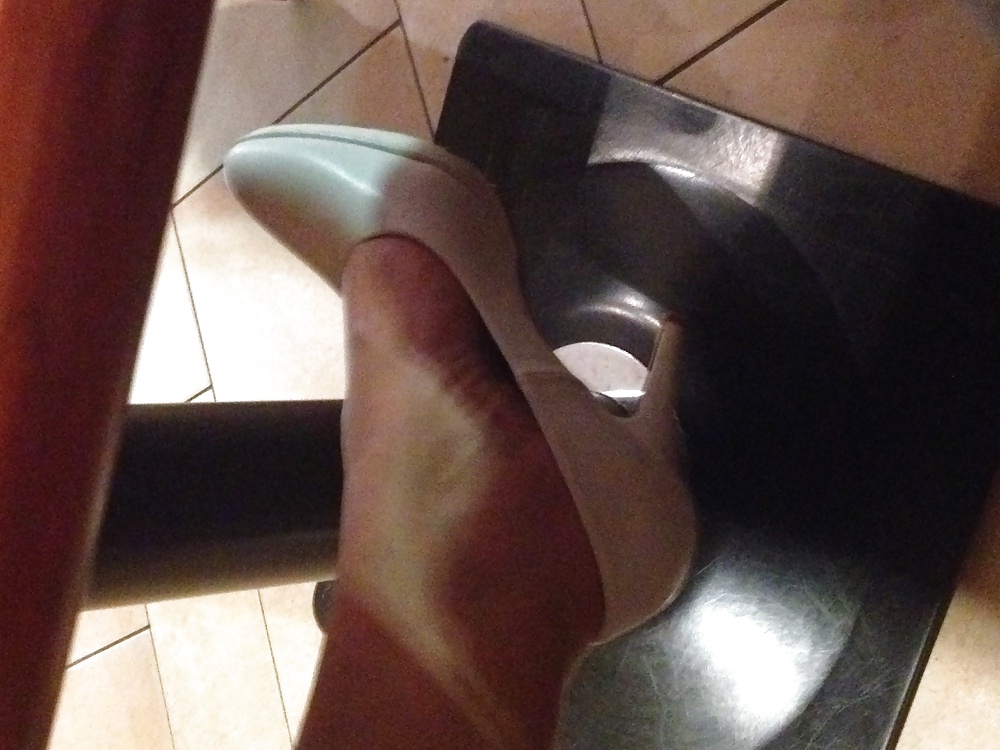 Deutsch Geile Schlampe Frau - High Heels Nicht Zu Hause #17182430