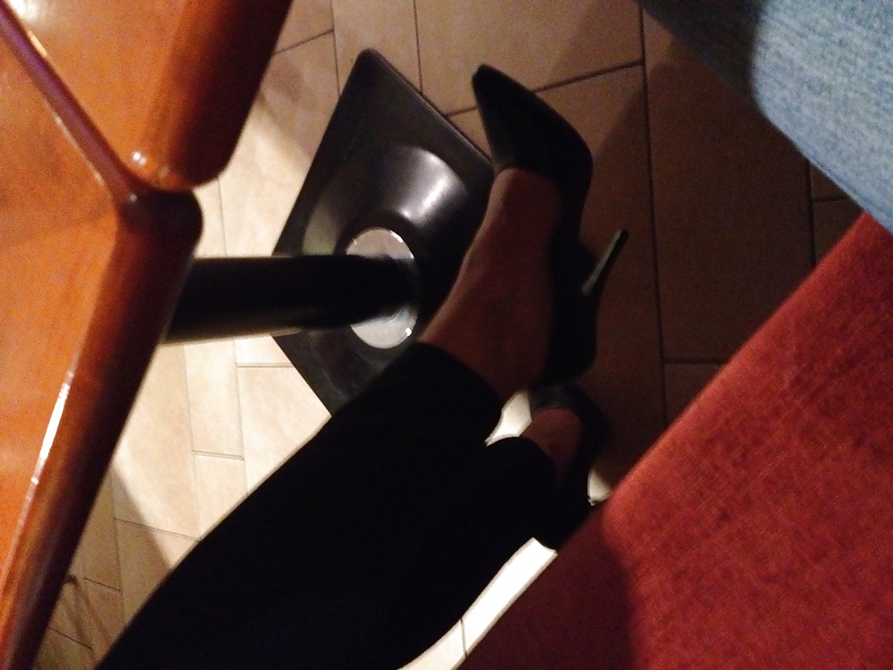 Esposa zorra alemana - con tacones no en casa
 #17182440