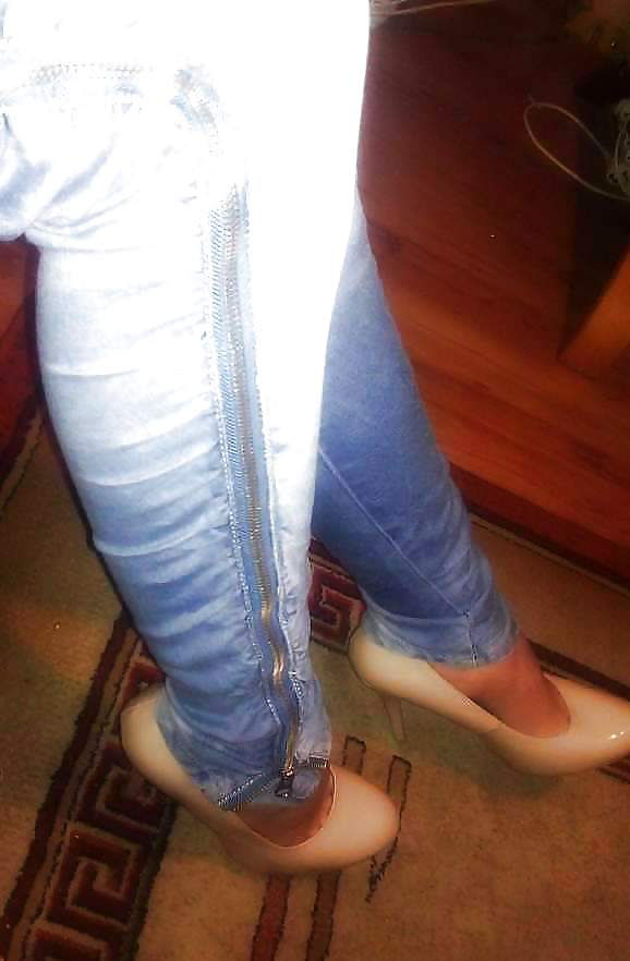 Esposa zorra alemana - con tacones no en casa
 #17182535