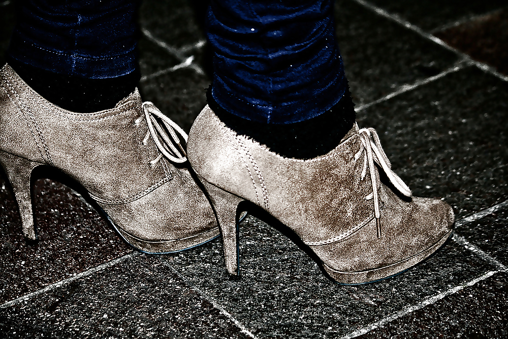 Deutsch Geile Schlampe Frau - High Heels Nicht Zu Hause #17182551