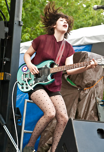 Carrie brownstein
 #21032221