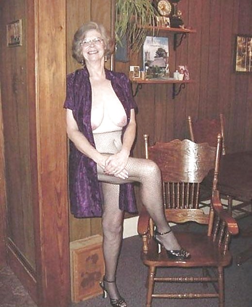 The Sexy Housewife 32 #4272661