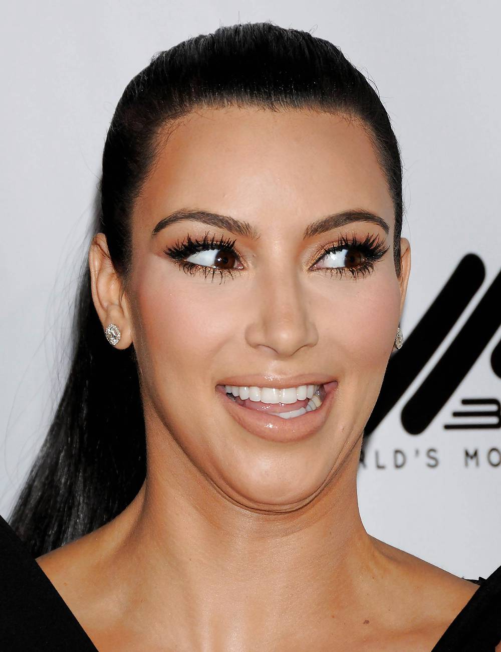 Kim Kardashian Worlds Most Beautiful Magazine in Hollywood #5099361