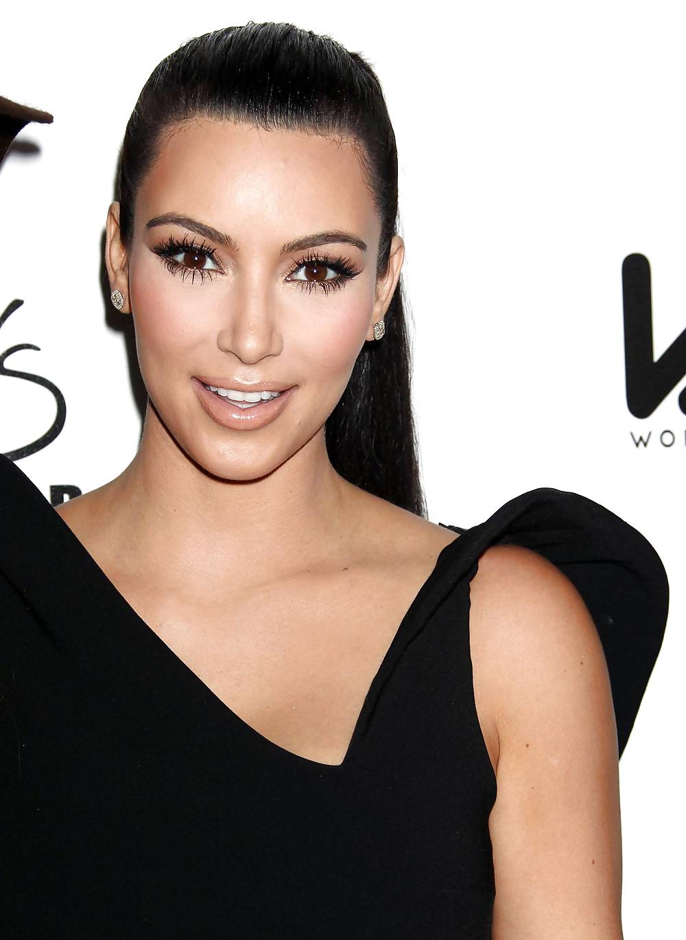 Kim Kardashian Worlds Most Beautiful Magazine in Hollywood #5099493