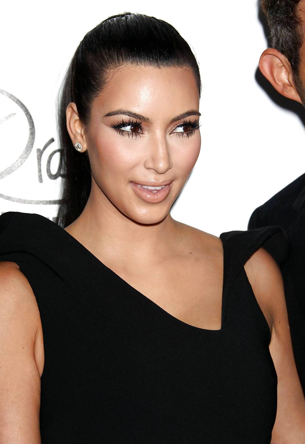 Kim Kardashian Worlds Most Beautiful Magazine in Hollywood #5099508