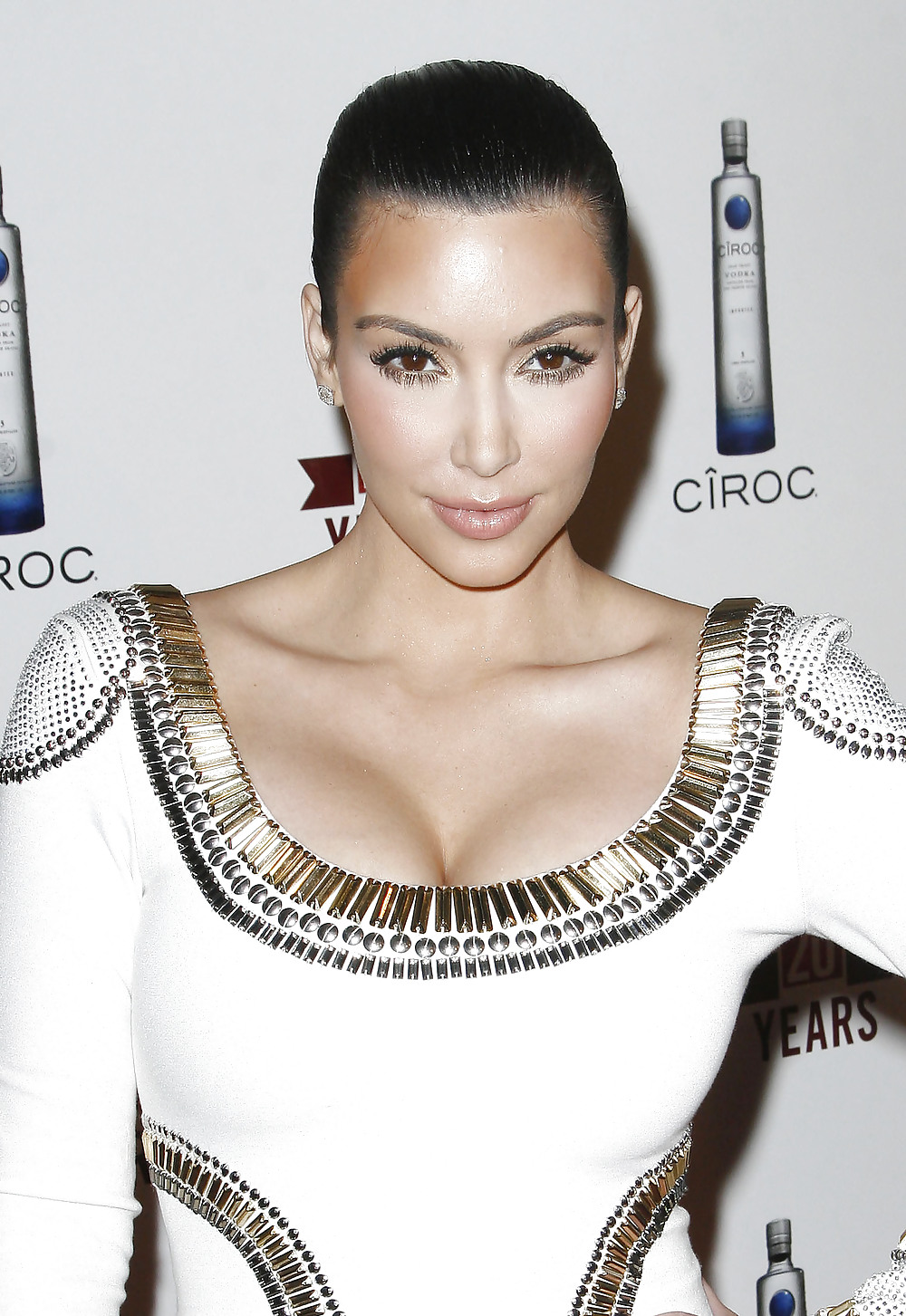 Kim Kardashian E Téléviseurs Célébration Du 20e Anniversaire #2632349