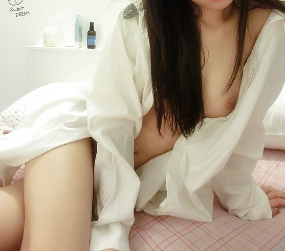 The Beauty of Amateur Hairy Korean Self Pic #17505110