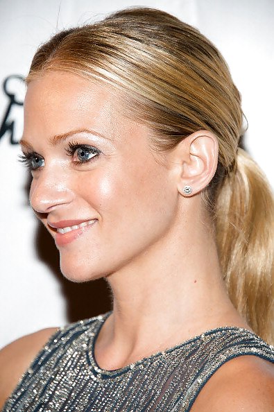 AJ Cook is a heart breaker and a hardon maker. #16150119