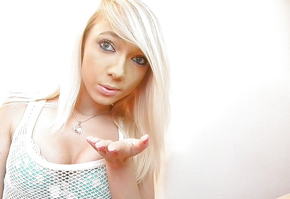 ハロー
 #16351189