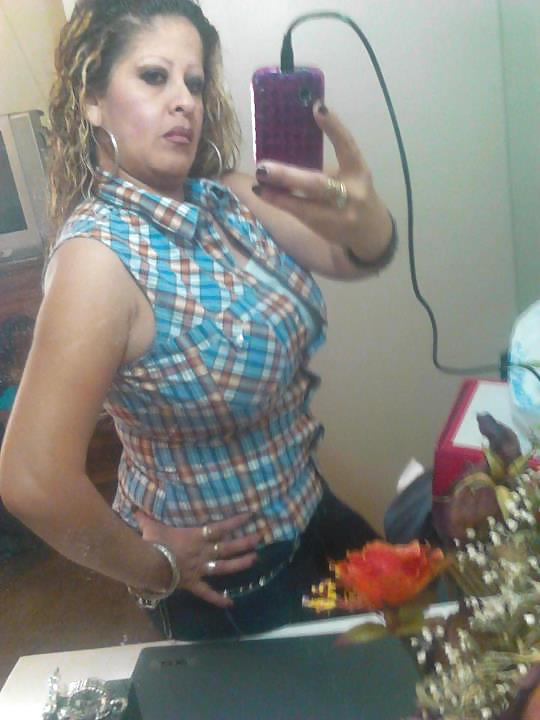 Joven latina
 #10306918