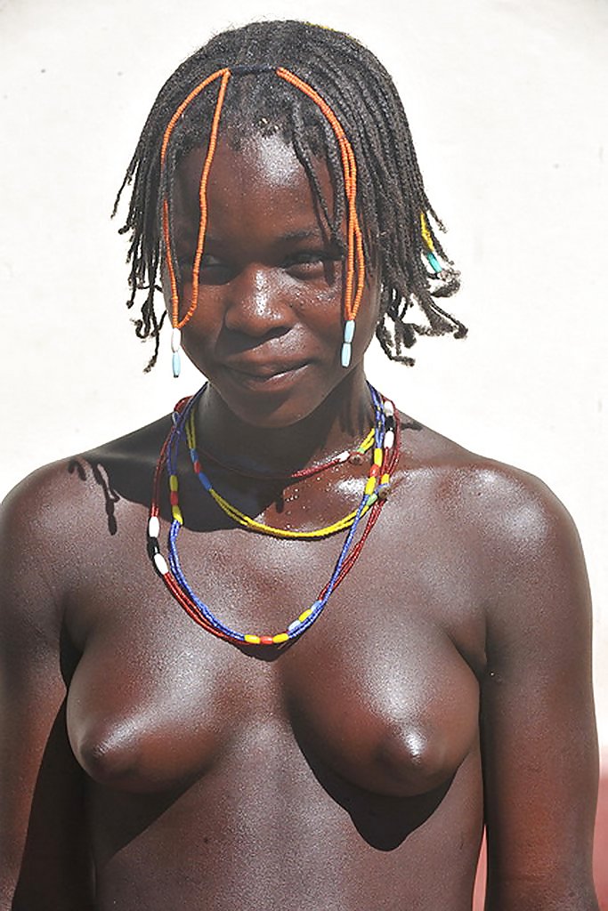 Die Schönheit Afrikas Traditionellen Stammes Mädchen #17808189