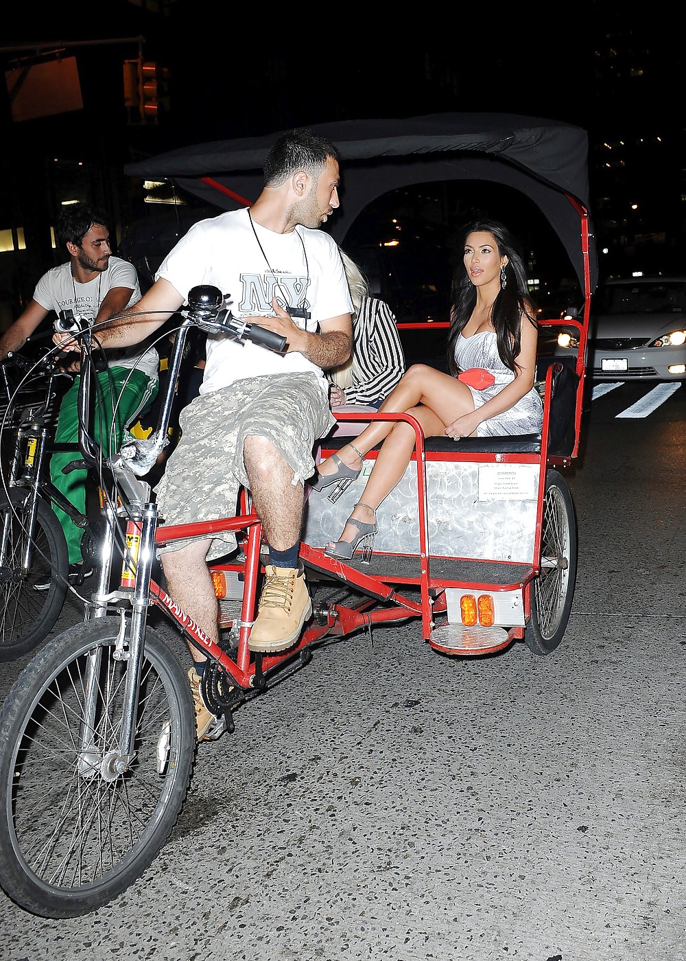 Kim Kardashian Leggy Candids in New York #4291188