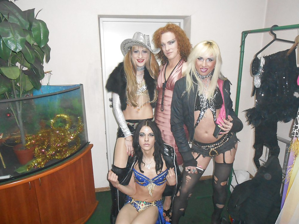 Travestis y travestis 07.03.2013
 #15225662