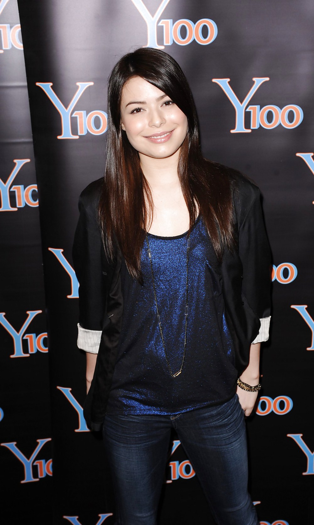 Miranda Cosgrove #9323207