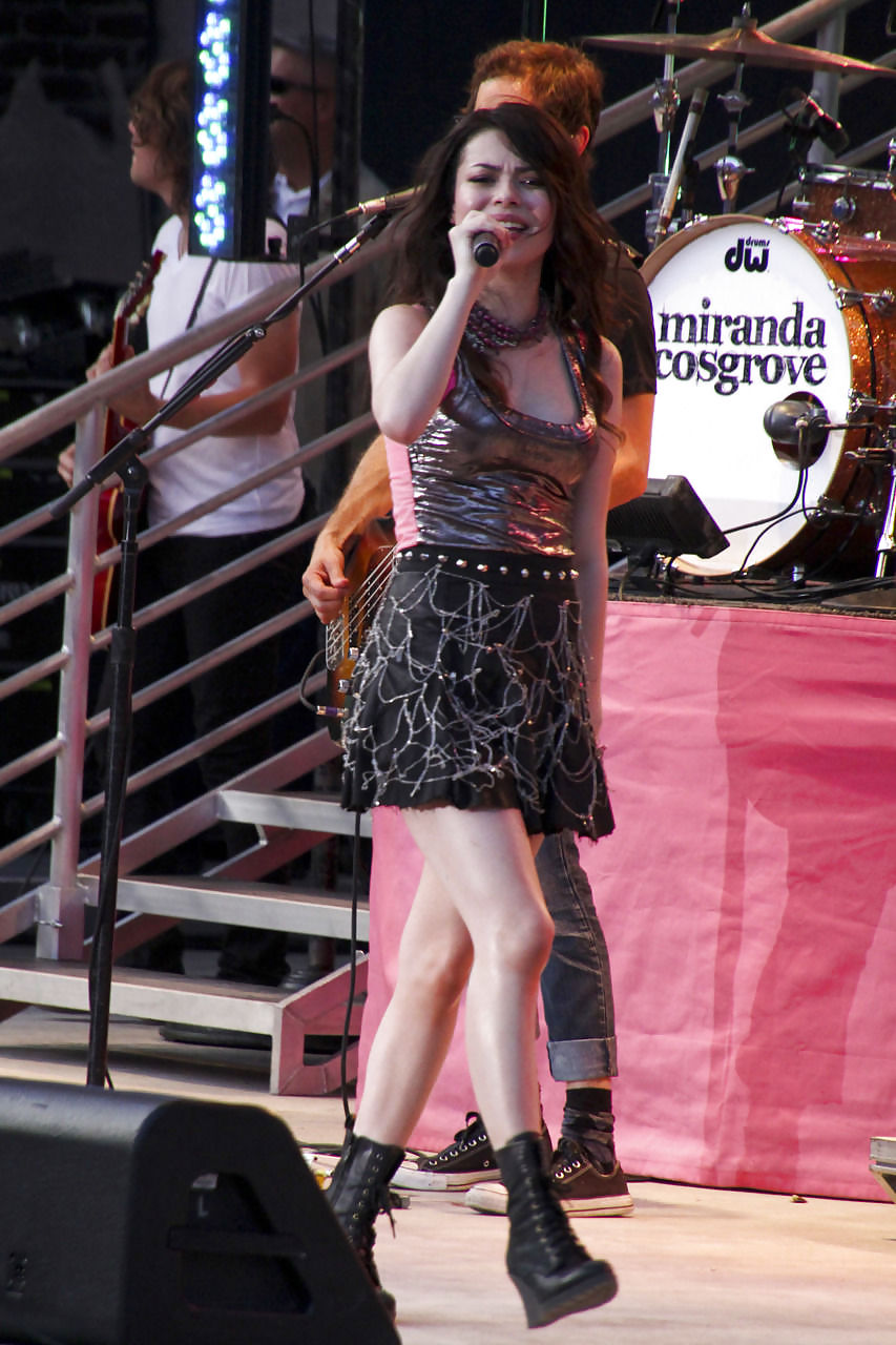 Miranda Cosgrove #9323265