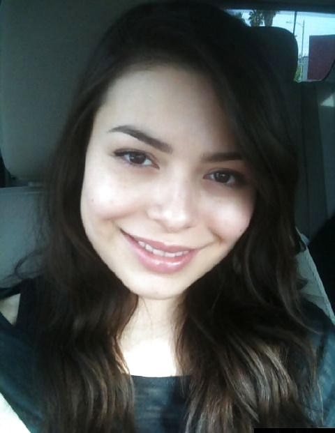 Miranda Cosgrove #9323339