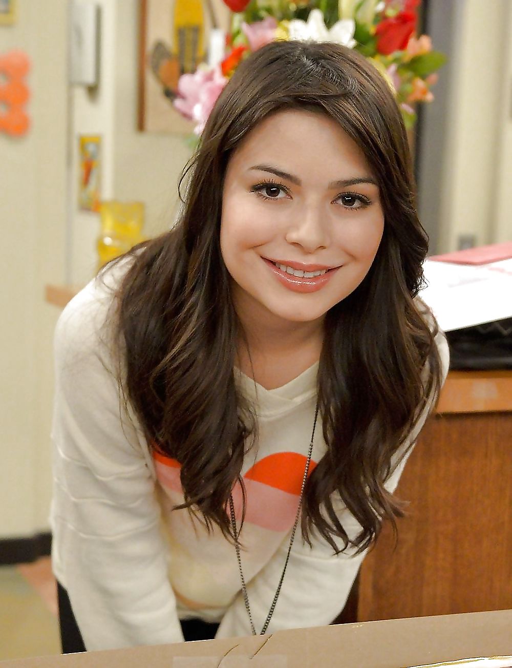 Miranda Cosgrove #9323585