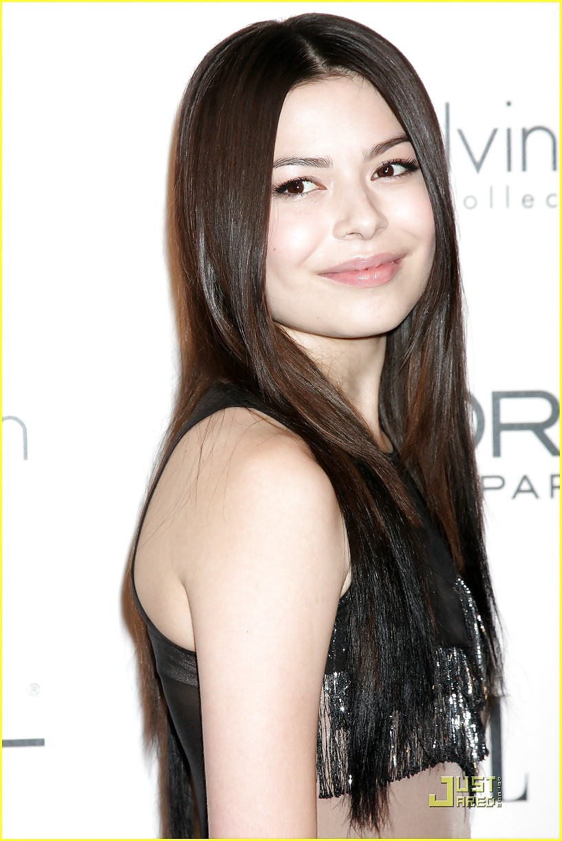 Miranda Cosgrove #9323596