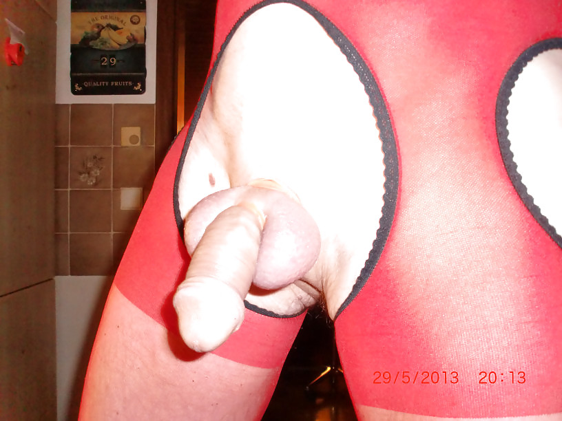 HUSBAND IN RED OUVERT-PANTYHOSE #18765702