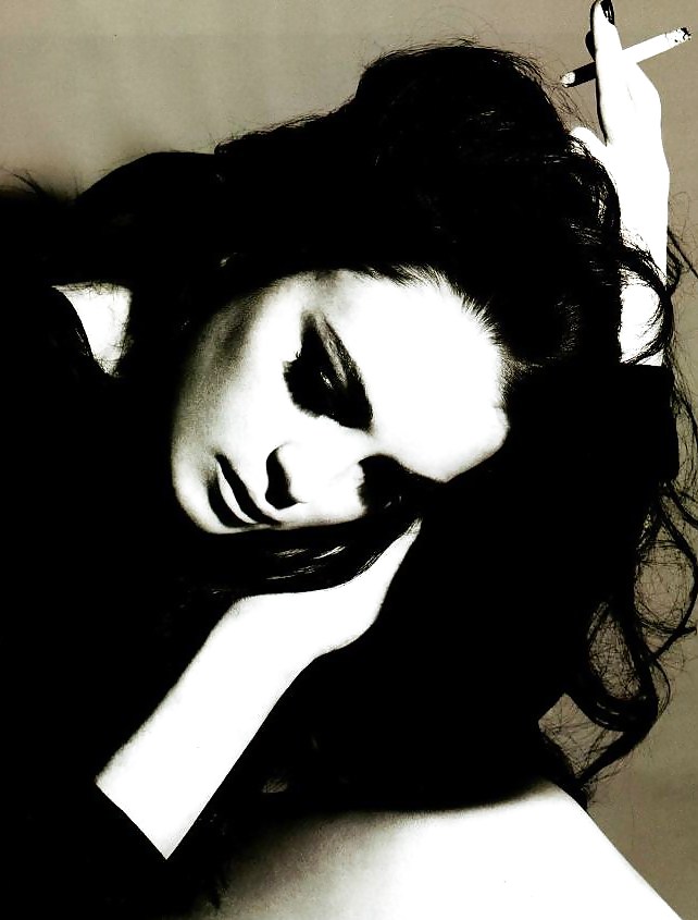 Lindsay Lohan ... Dark And White ... Yet again #10021190