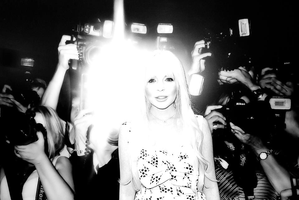 Lindsay Lohan ... Dark And White ... Yet again #10021206