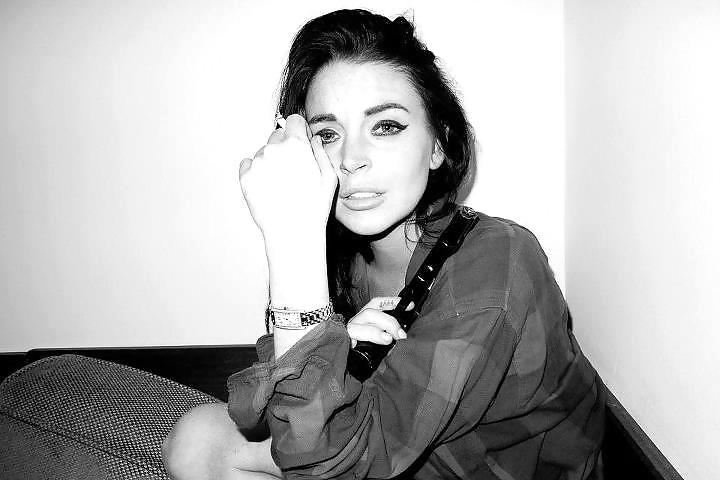 Lindsay Lohan ... Dark And White ... Yet again #10021221