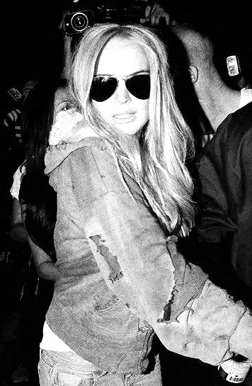Lindsay Lohan ... Dark And White ... Yet again #10021255
